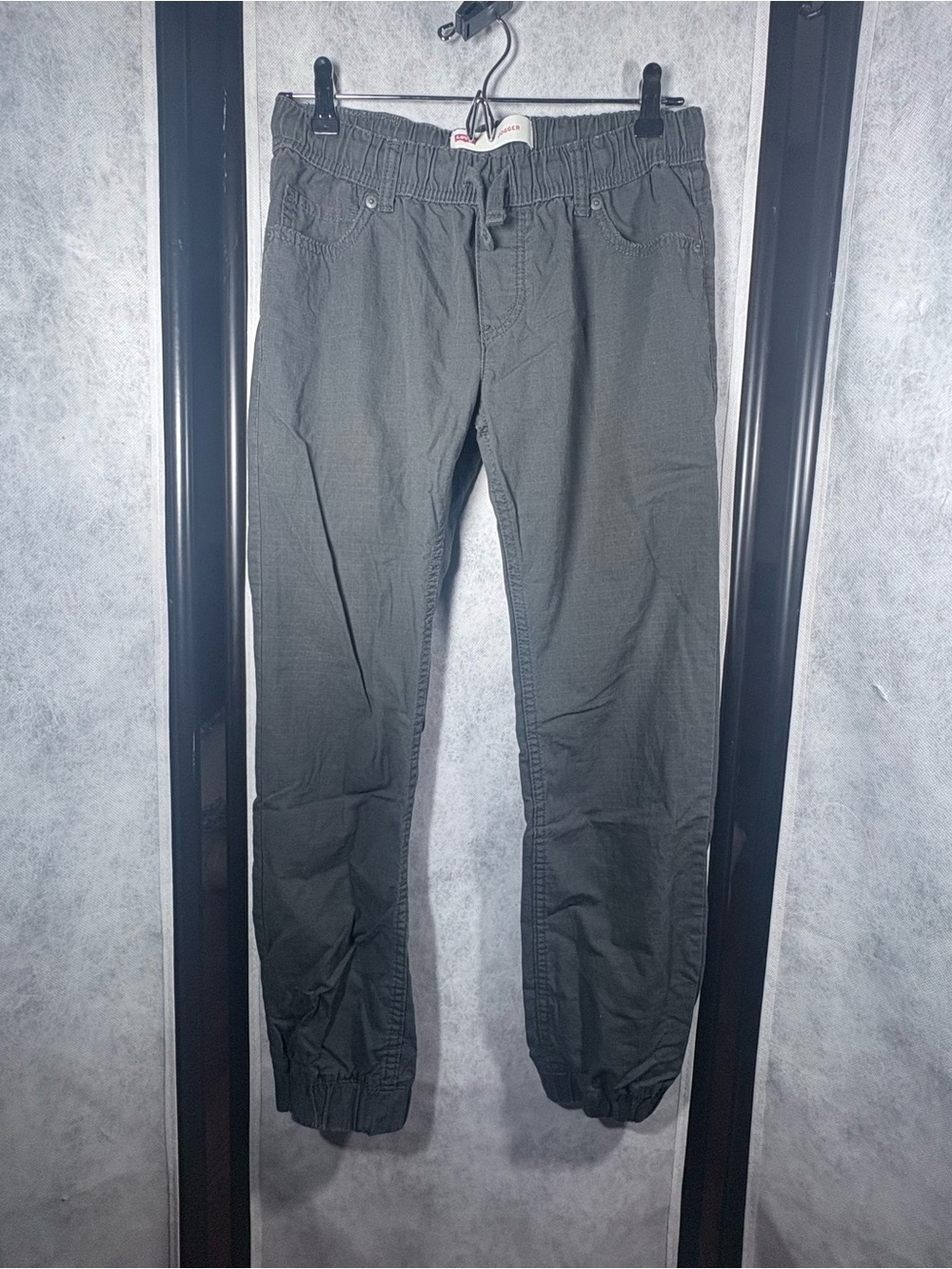 Levi’s Kids Charcoal Gray Elastic Waist Jogger Pants Size 12-14 (152/158 cm)